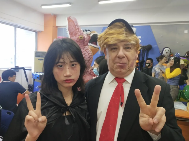 万圣节变装会.png
